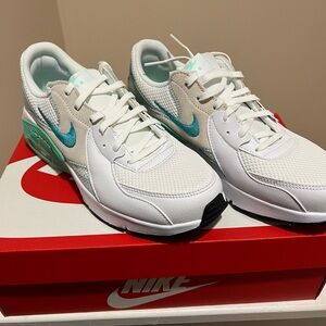 Women’s Nike Air Max